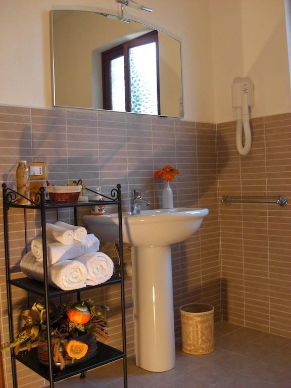 Pietra Preziosa Bed & Breakfast Pietra Ligure Zimmer foto